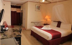 Deluxe room at Executive Airport Hotel